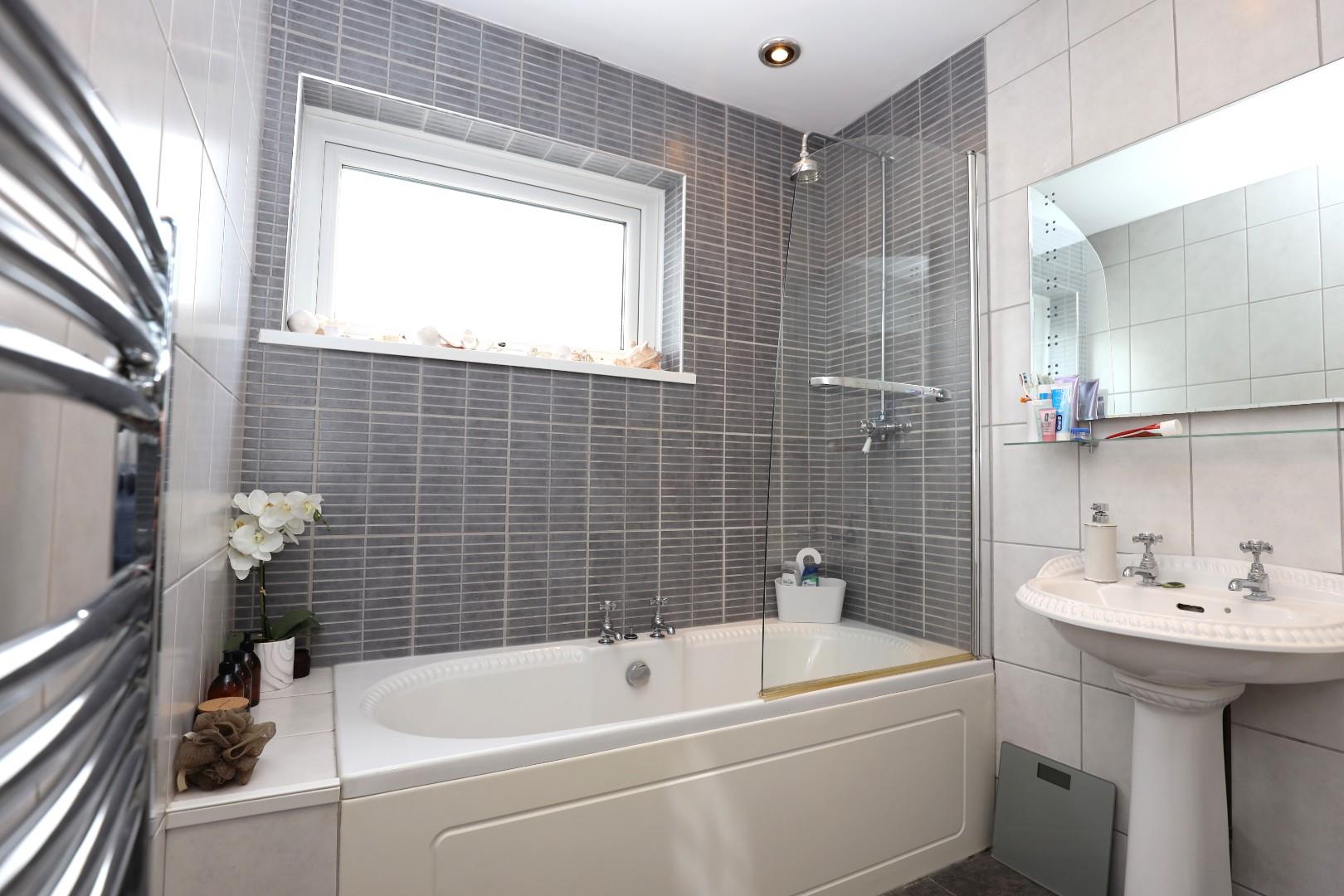 Elms Park, Miskin, Pontyclun